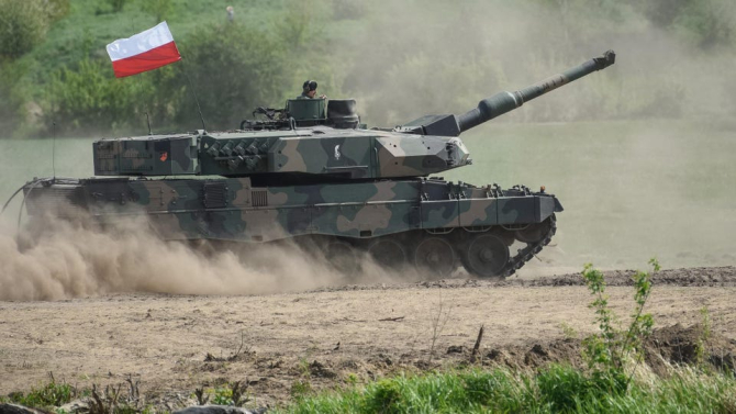 Tanc de luptă de producție germană Leopard 2, aflat în dotarea Poloniei. Foto: Wikimedia Commons