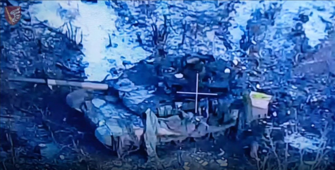 Forţele Armate Ucrainene au distrus un alt rusesc T-90M Proryv. Sursa foto: Material video realizat de Brigada 79 de Asalt ucraineană.