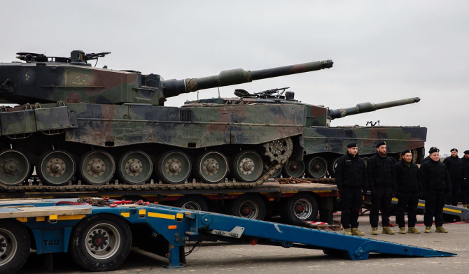 Primele tancuri Leopard 2 pe care Polonia le-a oferit Ucrainei. 24/02/2023.
