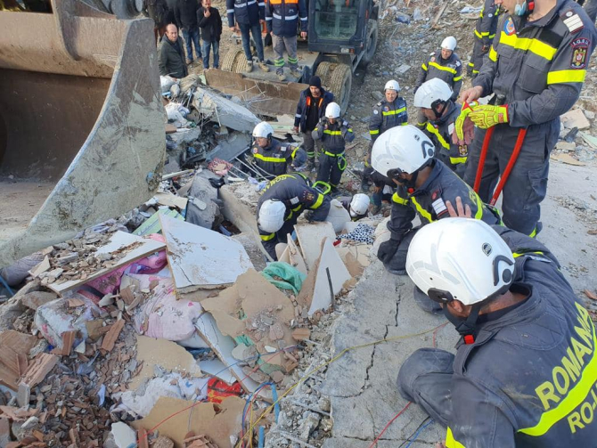 Salvatori români, acționând în zona din sudul Turciei, devastată de cutremure. Foto: Departamentul pentru Situații de Urgență
