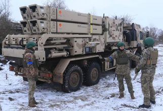 Un camion transportă un sistem de apărare aeriană IRIS-T SLM, aflat deja în Ucraina / Forțele armate ale Ucrainei