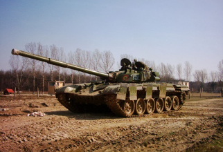 Tanc T-72 pe care Armata României l-a avut în dotare. Sursa foto: trofi53.blogspot.com.