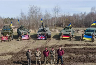 Tanc britanic Challenger, alături de Leopard german și tehnică de luptă americană, în Ucraina. Foto: Forțele armate ucrainene