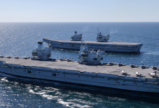 Cele două portavioane britanice HMS Queen Elizabeth și HMS Prince of Wales, navigând pentru prima dată împreună în cadrul unor manevre militare care au avut loc în mai 2021. Foto: Royal Navy