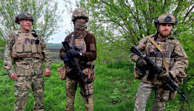 Soldații Brigăzii 128 Separate de Asalt din cadrul Forţelor Armate Ucrainene. Sursa Foto: Ukrinform.
