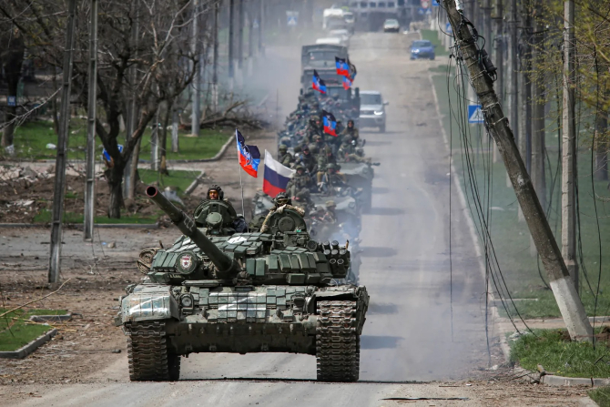 Trupe pro-ruse în apropiere de Mariupol, Ucraina, 20 aprilie 2022.