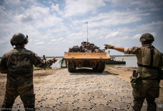 Grupul de Luptă al NATO din România se află sub comanda Franței. În acest sens francezii au dislocat în România tehnică militară, printre care tancuri franceze Leclerc și blindate. Sursa foto: Twitter French Forces in Romania.

