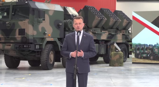 Ministrul polonez al apărării, Mariusz Blłaszczak a semnat achiziția 
 pentru BAOBAB-K, sistem care poate amplasa mine antitanc