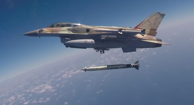 Lansarea unei rachete Rampage de către un F-16 al Israelului. Foto: Defence Express