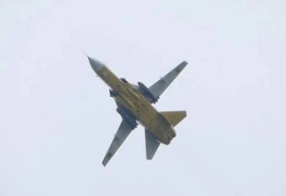 Pe reţele de socializare au fost publicate imagini cu cea ce pare a fi o versiunea modificată a avioanelor Su-24 pe care Forțele Aeriene Ucrainene le utilizează pentru a lansa rachetele Storm Shadow.