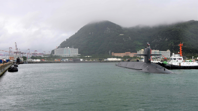 USS Kentucky în Busan, Coreea de Sud / Foto: US Navy - Mass Communication Specialist 1st Class Michael Chen