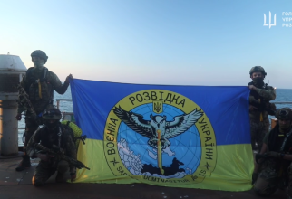 Militari ucraineni din cadrul Forțelor pentru operaţii speciale GUR pe una dintre platformele de foraj din Marea Neagră, august 2023. Sursa Foto: material video GUR.