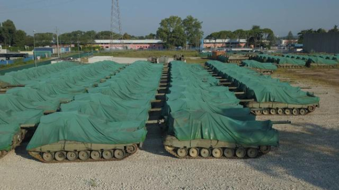 Cel puțin 95 de tancuri elvețiene sunt depozitate în nord-estul Italiei. Sursa Foto: RSI.
