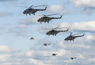 Elicoptere ale Armatei Federației Ruse, înainte de războiul din Ucraina, participând la exerciții / facebook, ministerul apărării