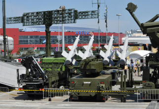 Elemente ale sistemului S-125-2BM Alabarda din Belarus la expoziția de apărare MILEX-2014 de la Minsk. Sursa foto: VPK.