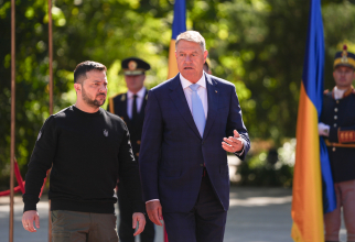 Preşedintele Ucrainei, Volodimir Zelenski, face azi o vizită oficială în România. La ora 13:00 a fost primit la Palatul Cotroceni de preşedintele Klaus Iohannis. Sursa foto: Twitter Klaus Iohannis.
