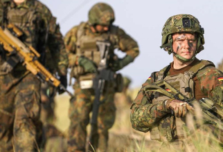 Militari germani ; Foto: Bundeswehr/Nico Theska