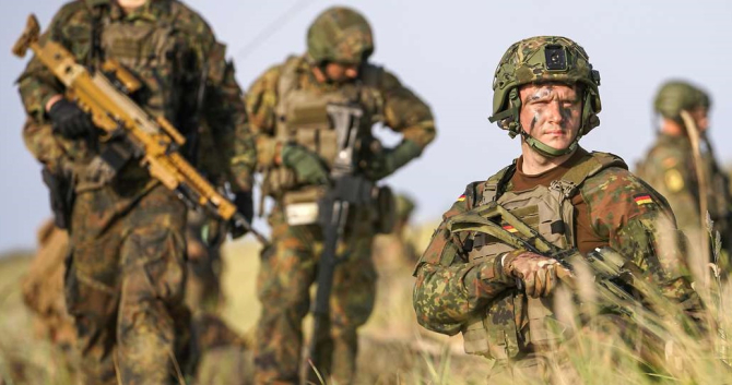 Militari germani ; Foto: Bundeswehr/Nico Theska