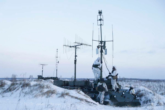 Exercițiu al unităților de comunicații și război electronic, care au desfășurat, în 2022, stațiile de război electronic Krasukha și Borisoglebsk-2 / Foto: Ministerul Apărării de la Moscova
