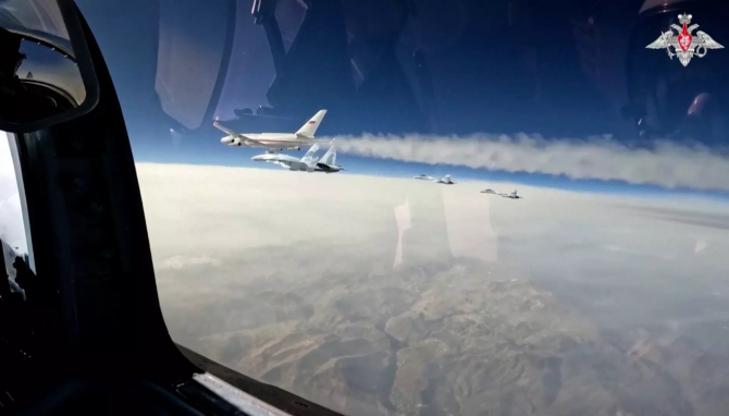 Aeronava prezidențială a lui Putin, însoțită de patru avioane de luptă Su-35S