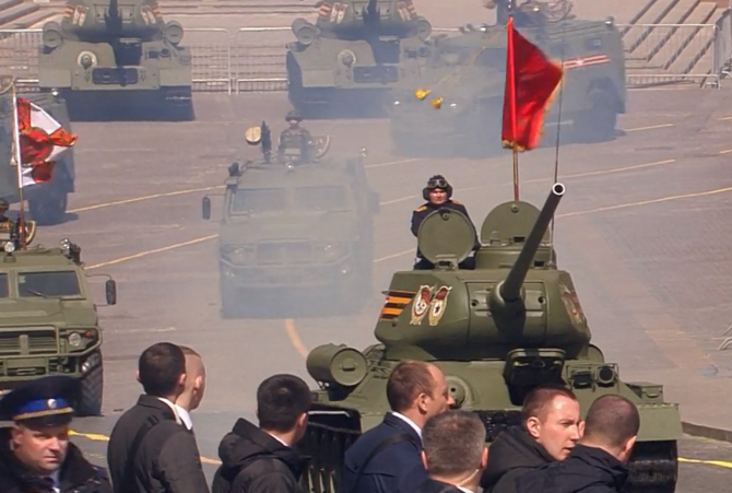 Parada din Piața Roșie, cu tancuri din al Doilea Război mondial, 9 mai 2023 / captură video