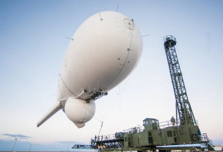 Sisteme radar de tip aerostat. Sursa foto: Raytheon.