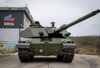 Primul tanc de luptă principal Challenger 3 (CR3) de pre-producție a ieșit de pe linia de producție la Telford și a fost trimis în germană pentru teste. Sursa Foto: RBSL.