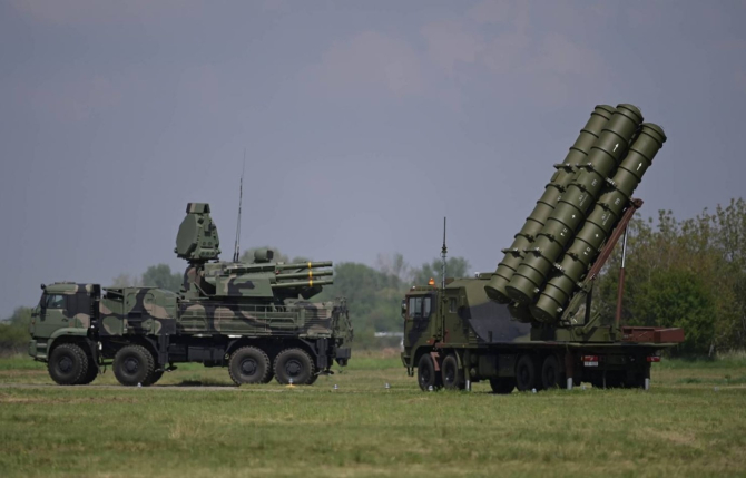Serbia a prezentat anterior noile rachete sol-aer chinezești FK-3 în cadrul unui exercițiu militar de apărare aeriană în cadrul căruia au fost utilizate sistemele ruseşti Pantsir S1. Sursa foto: Ministerul sârb al Apărării.
