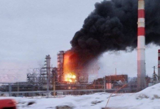 Imagine ilustrativă / Depozit de carburant în Novgorod, Rusia, incendiat de drone ale Ucrainei. Foto: @NOELREPORTS, X ex Twitter