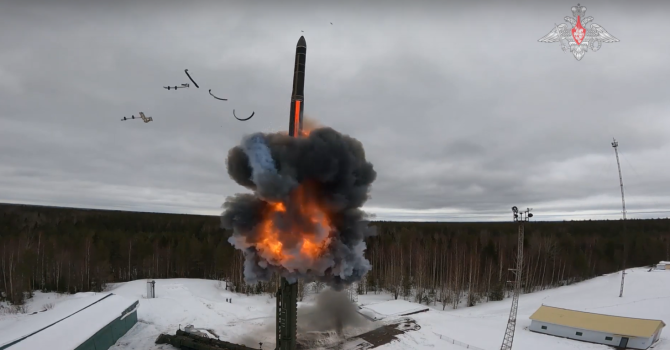 Lansarea unei rachete balistice intercontinentale Yars. Foto: Zvezda TV, canalul oficial al Ministerului Apărării din Rusia