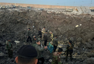 Au fost publicate imagini care arată amploarea pagubelor produse la baza Kalsu din estul Irakului, după exploziile de noaptea trecută, provocate de ceea ce se presupune că au fost mai multe atacuri cu rachete. Sursa foto: Twitter/OSINTdefend.