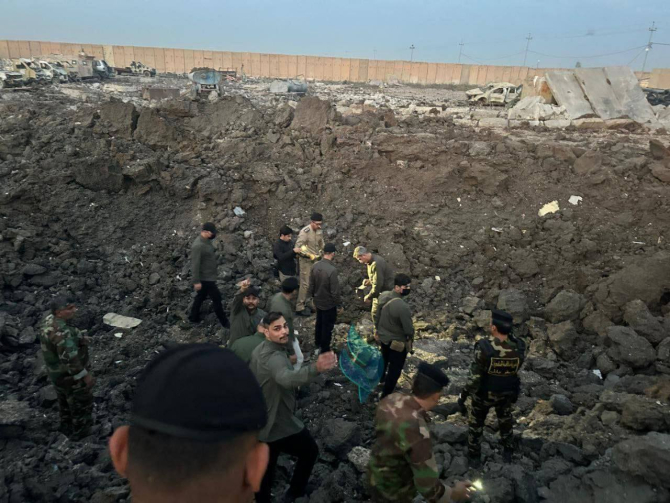 Au fost publicate imagini care arată amploarea pagubelor produse la baza Kalsu din estul Irakului, după exploziile de noaptea trecută, provocate de ceea ce se presupune că au fost mai multe atacuri cu rachete. Sursa foto: Twitter/OSINTdefend.