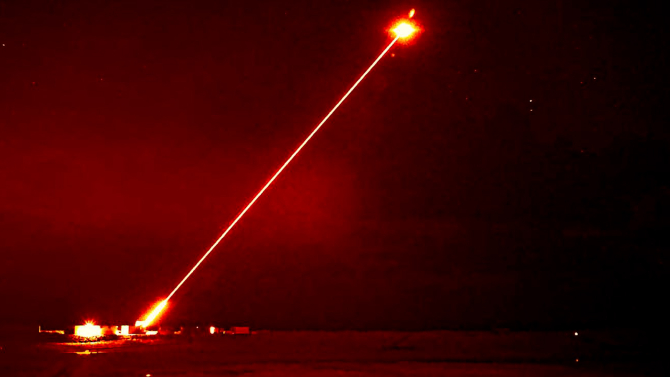 Test cu arma DragonFire de tip Laser Directed Energy Weapon (LDEW). Sursa Foto:The Royal Navy.